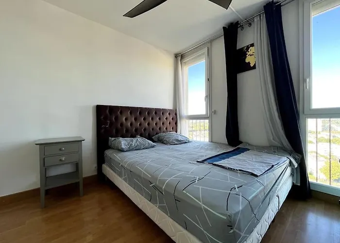 Duplex : Dernier Etage Avec Balcon