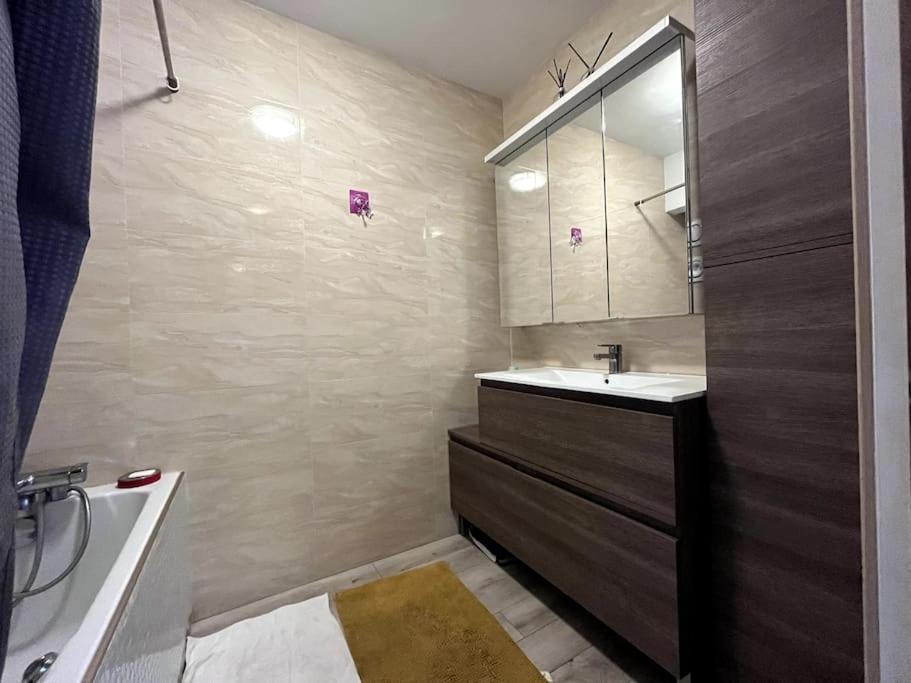 Duplex : Dernier Etage Avec Balcon Apartment